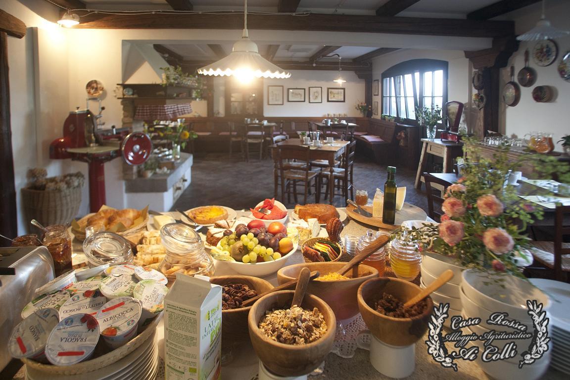 Casa Rossa Ai Colli Séjour à la ferme *